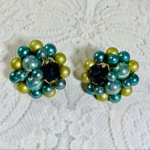 Sea green multi Pearl cluster clip earrings 1960’s